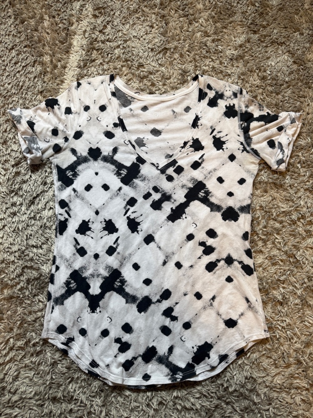 Lululemon Love Tee II - Ghost Weave White Black